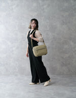 Vanguard VEO Metro 7-Liter Camera and Everyday Shoulder Bag - Black