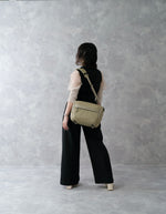 Vanguard VEO Metro 7-Liter Camera and Everyday Shoulder Bag - Black